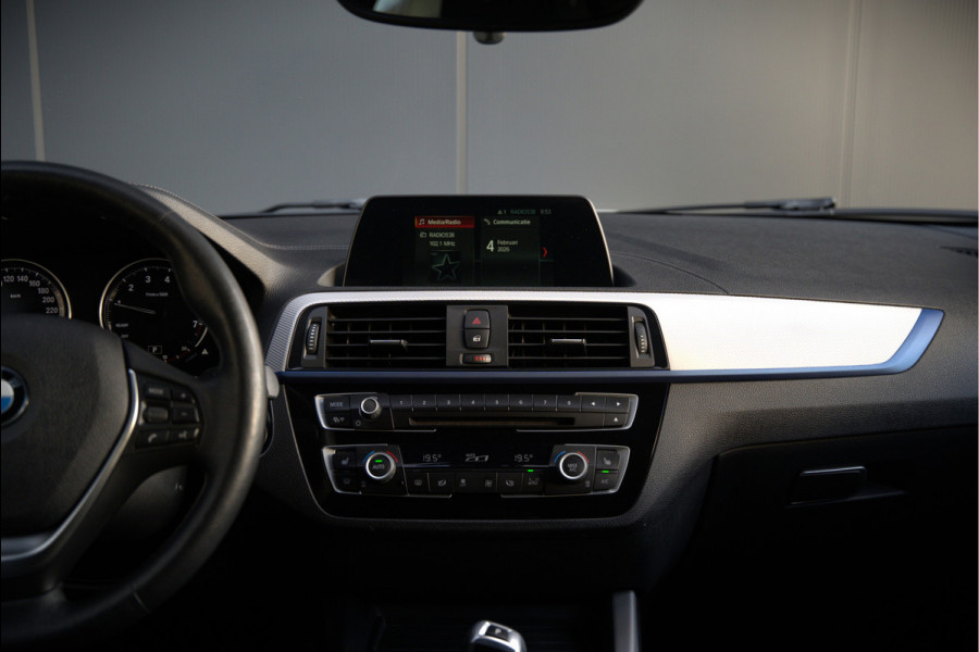 BMW 1-serie 118i Corporate Lease Executive M Sport | Automaat | Stuurverwarming | Stoelverwarming | NAP | Keyless | Cruise Control | PDC | Shadow line | Digital Dash | Navigatie Business | Led |  Dealer Onderhouden |