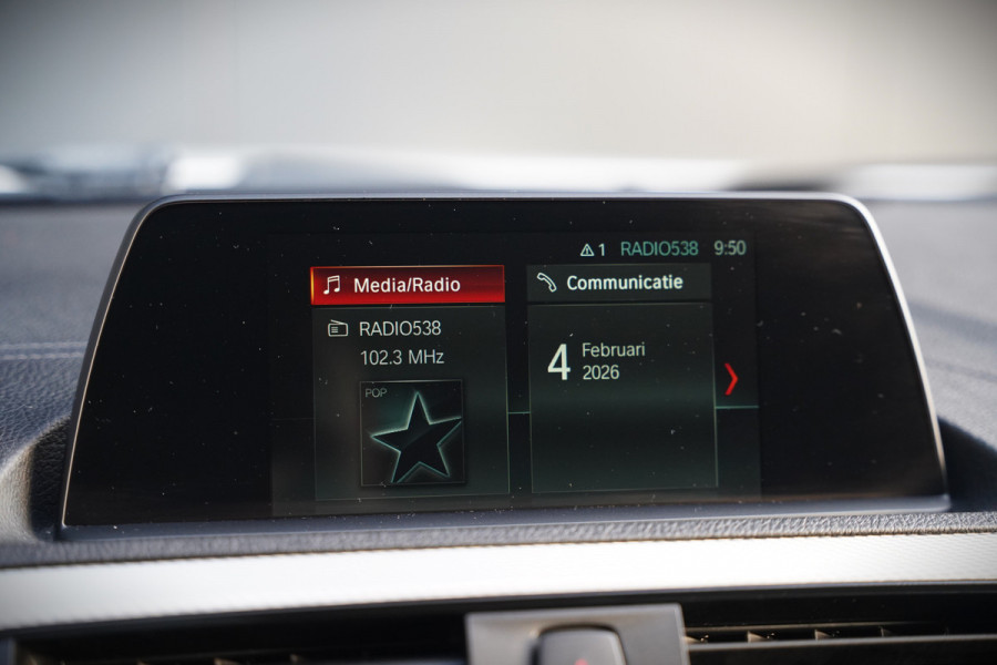 BMW 1-serie 118i Corporate Lease Executive M Sport | Automaat | Stuurverwarming | Stoelverwarming | NAP | Keyless | Cruise Control | PDC | Shadow line | Digital Dash | Navigatie Business | Led |  Dealer Onderhouden |