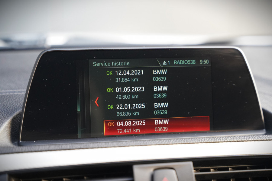 BMW 1-serie 118i Corporate Lease Executive M Sport | Automaat | Stuurverwarming | Stoelverwarming | NAP | Keyless | Cruise Control | PDC | Shadow line | Digital Dash | Navigatie Business | Led |  Dealer Onderhouden |