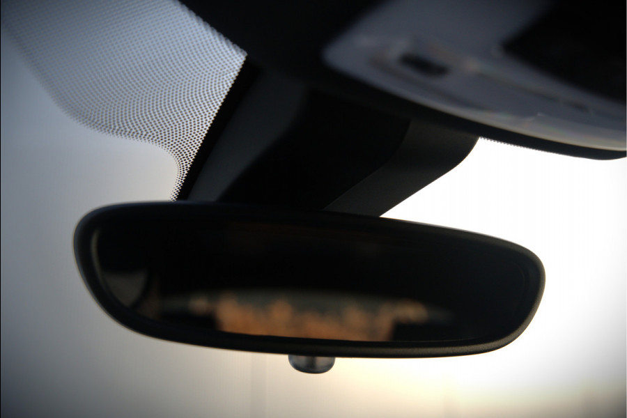 BMW 1-serie 118i Corporate Lease Executive M Sport | Automaat | Stuurverwarming | Stoelverwarming | NAP | Keyless | Cruise Control | PDC | Shadow line | Digital Dash | Navigatie Business | Led |  Dealer Onderhouden |