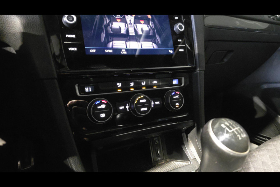 Volkswagen Golf 1.0 TSI Comfortline | Pano | Navi | Climate | Carplay