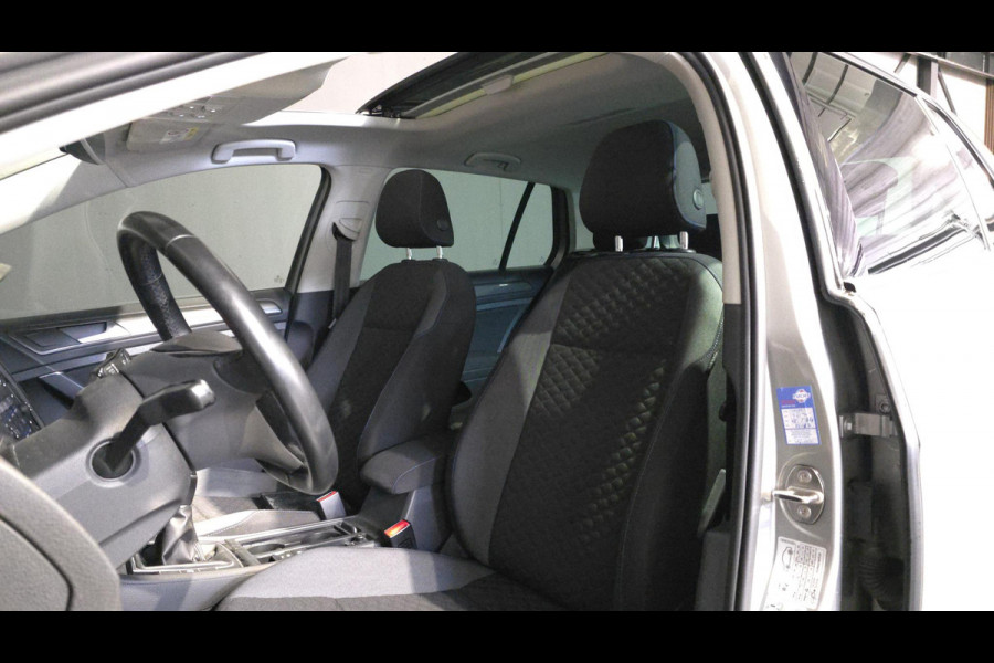 Volkswagen Golf 1.0 TSI Comfortline | Pano | Navi | Climate | Carplay