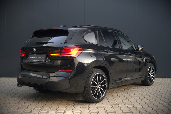 BMW X1 xDrive25e eDrive Edition M Sport | Panoramadak | Leer | Head-Up Display | Camera | Shadowline | Keyless | Cruise Control | Navigatie Prof. | Stoelverwarming | Elek. Achterklep | Ambiance Verlichting