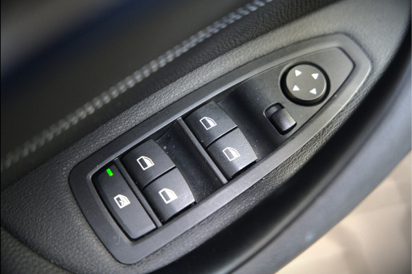 BMW X1 xDrive25e eDrive Edition M Sport | Panoramadak | Leer | Head-Up Display | Camera | Shadowline | Keyless | Cruise Control | Navigatie Prof. | Stoelverwarming | Elek. Achterklep | Ambiance Verlichting