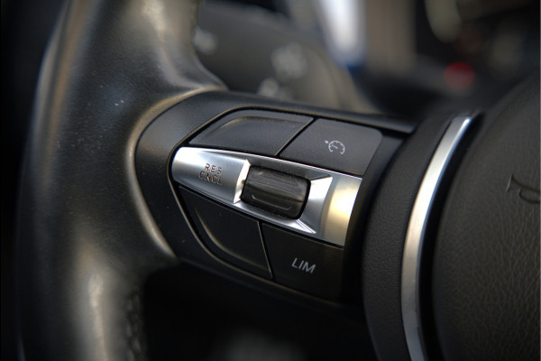 BMW X1 xDrive25e eDrive Edition M Sport | Panoramadak | Leer | Head-Up Display | Camera | Shadowline | Keyless | Cruise Control | Navigatie Prof. | Stoelverwarming | Elek. Achterklep | Ambiance Verlichting