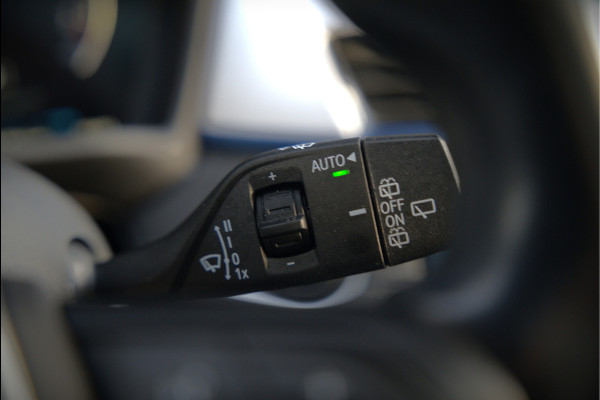 BMW X1 xDrive25e eDrive Edition M Sport | Panoramadak | Leer | Head-Up Display | Camera | Shadowline | Keyless | Cruise Control | Navigatie Prof. | Stoelverwarming | Elek. Achterklep | Ambiance Verlichting