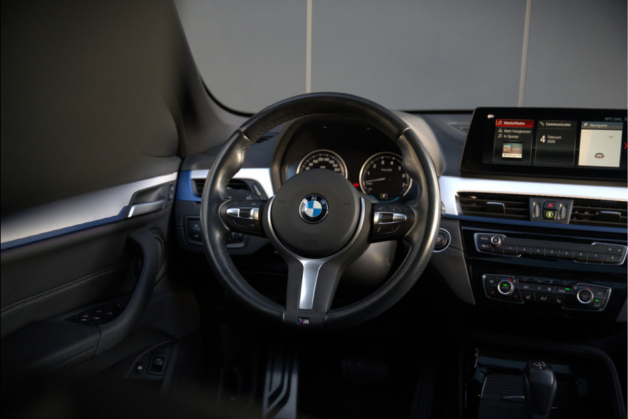 BMW X1 xDrive25e eDrive Edition M Sport | Panoramadak | Leer | Head-Up Display | Camera | Shadowline | Keyless | Cruise Control | Navigatie Prof. | Stoelverwarming | Elek. Achterklep | Ambiance Verlichting