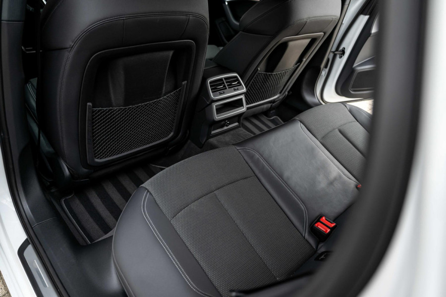 Audi A6 Avant 40 TFSI 204pk S-Line Competition Black Optic