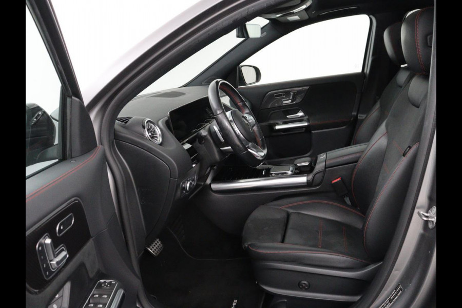 Mercedes-Benz GLA 250e AMG Limited | Panoramadak | Trekhaak | Adaptive cruise | Stoelverwarming | Memory | Matrix LED | Leder/Alcantara | Navigatie | Camera | Sfeerverlichting | PHEV | Plug In