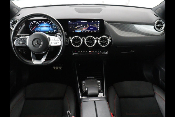 Mercedes-Benz GLA 250e AMG Limited | Panoramadak | Trekhaak | Adaptive cruise | Stoelverwarming | Memory | Matrix LED | Leder/Alcantara | Navigatie | Camera | Sfeerverlichting | PHEV | Plug In