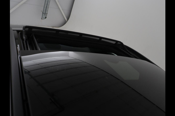 Mercedes-Benz GLA 250e AMG Limited | Panoramadak | Trekhaak | Adaptive cruise | Stoelverwarming | Memory | Matrix LED | Leder/Alcantara | Navigatie | Camera | Sfeerverlichting | PHEV | Plug In