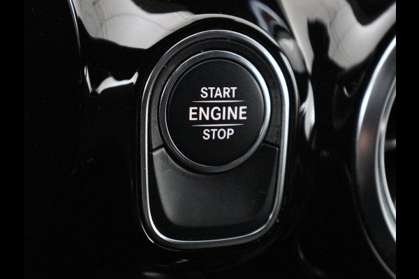 Mercedes-Benz GLA 250e AMG Limited | Panoramadak | Trekhaak | Adaptive cruise | Stoelverwarming | Memory | Matrix LED | Leder/Alcantara | Navigatie | Camera | Sfeerverlichting | PHEV | Plug In