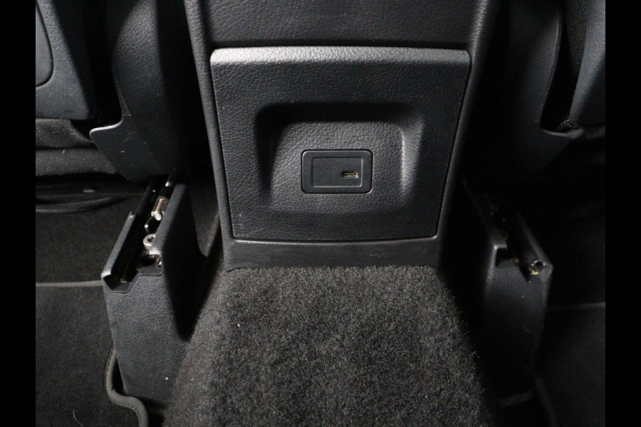 Mercedes-Benz GLA 250e AMG Limited | Panoramadak | Trekhaak | Adaptive cruise | Stoelverwarming | Memory | Matrix LED | Leder/Alcantara | Navigatie | Camera | Sfeerverlichting | PHEV | Plug In