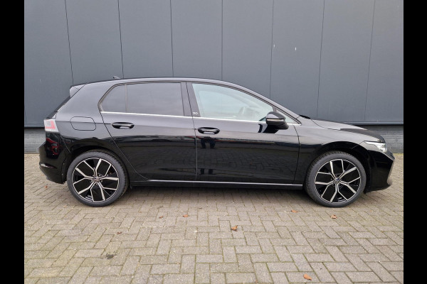 Volkswagen Golf 1.5 eHybrid 50 Edition /Panoramadak /IQ drive /IQ Light