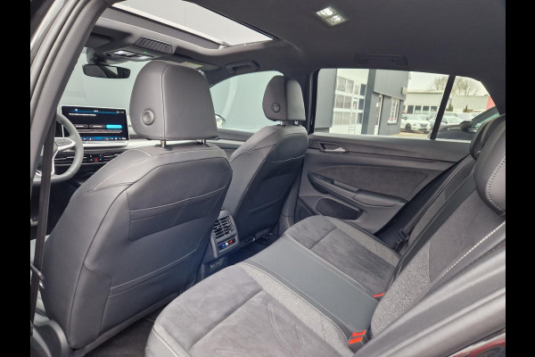 Volkswagen Golf 1.5 eHybrid 50 Edition /Panoramadak /IQ drive /IQ Light