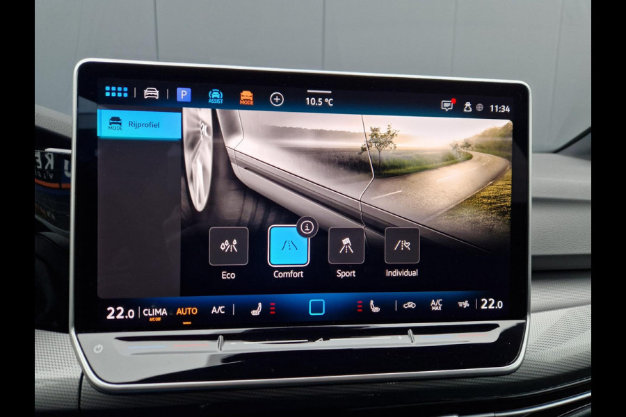 Volkswagen Golf 1.5 eHybrid 50 Edition /Panoramadak /IQ drive /IQ Light