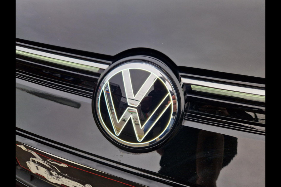 Volkswagen Golf 1.5 eHybrid 50 Edition /Panoramadak /IQ drive /IQ Light