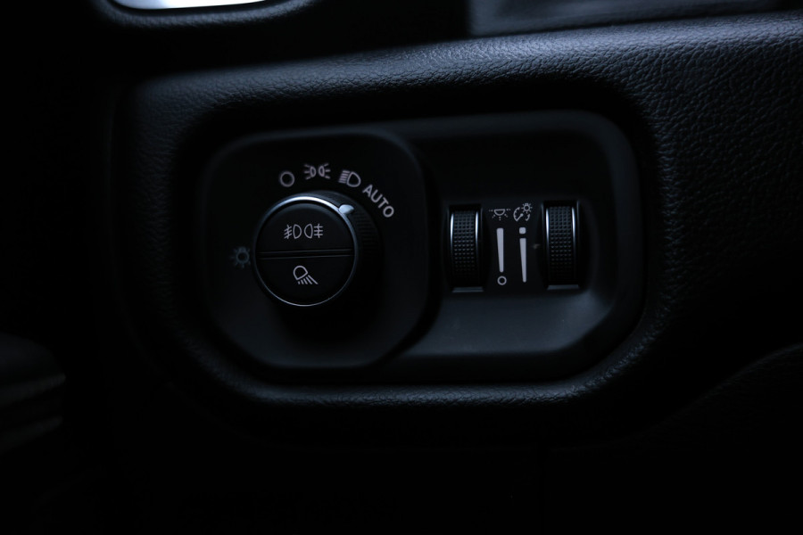 Dodge Ram 1500 5.7 V8 4x4 Crew Cab Laramie LUCHTVERING LEDBAR CARPLAY DIAMONDBACK '22