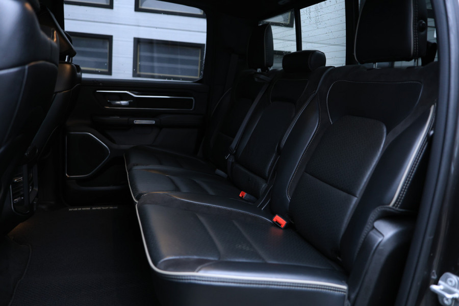 Dodge Ram 1500 5.7 V8 4x4 Crew Cab Laramie LUCHTVERING LEDBAR CARPLAY DIAMONDBACK '22