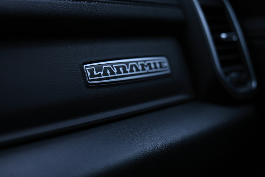 Dodge Ram 1500 5.7 V8 4x4 Crew Cab Laramie LUCHTVERING LEDBAR CARPLAY DIAMONDBACK '22