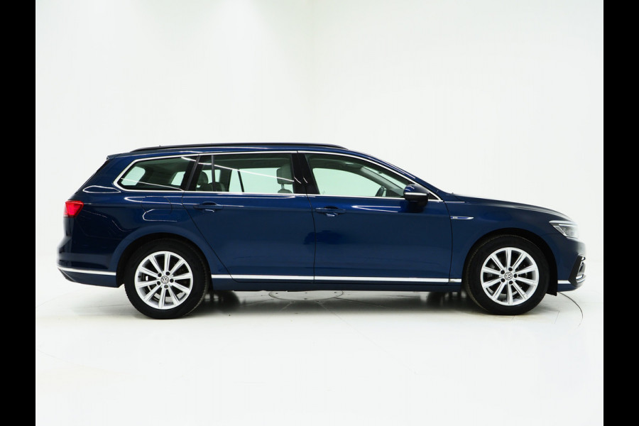 Volkswagen Passat Variant 1.4 TSI PHEV GTE | Leder | Trekhaak | Adaptive Cruise | Sfeerlicht | DAB | Climate | Matrix | Carplay