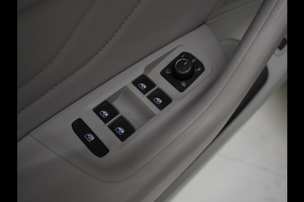 Volkswagen Passat Variant 1.4 TSI PHEV GTE | Leder | Trekhaak | Adaptive Cruise | Sfeerlicht | DAB | Climate | Matrix | Carplay