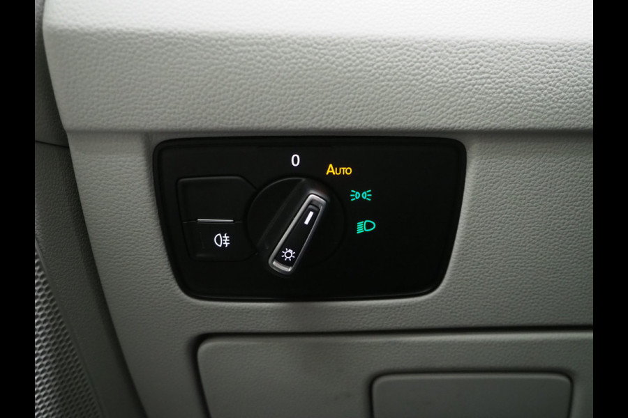 Volkswagen Passat Variant 1.4 TSI PHEV GTE | Leder | Trekhaak | Adaptive Cruise | Sfeerlicht | DAB | Climate | Matrix | Carplay