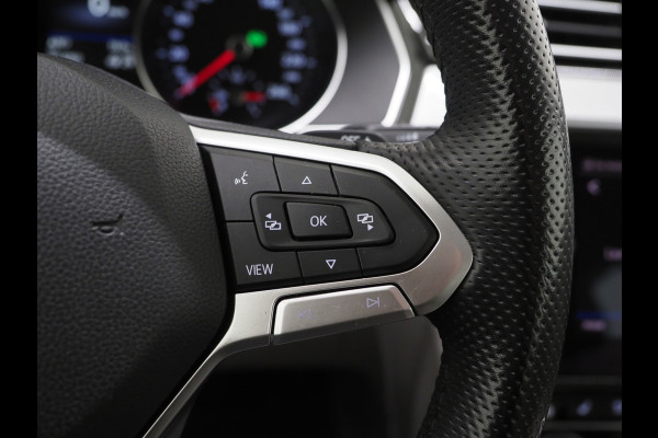 Volkswagen Passat Variant 1.4 TSI PHEV GTE | Leder | Trekhaak | Adaptive Cruise | Sfeerlicht | DAB | Climate | Matrix | Carplay