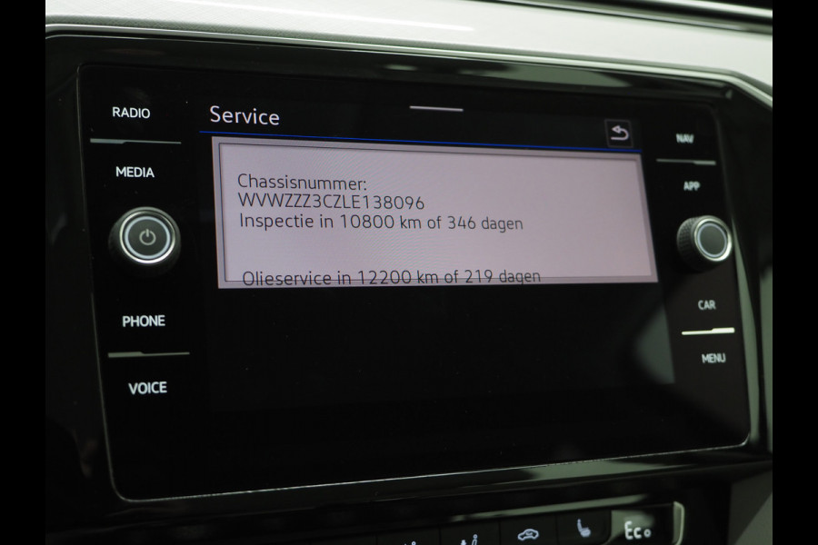 Volkswagen Passat Variant 1.4 TSI PHEV GTE | Leder | Trekhaak | Adaptive Cruise | Sfeerlicht | DAB | Climate | Matrix | Carplay