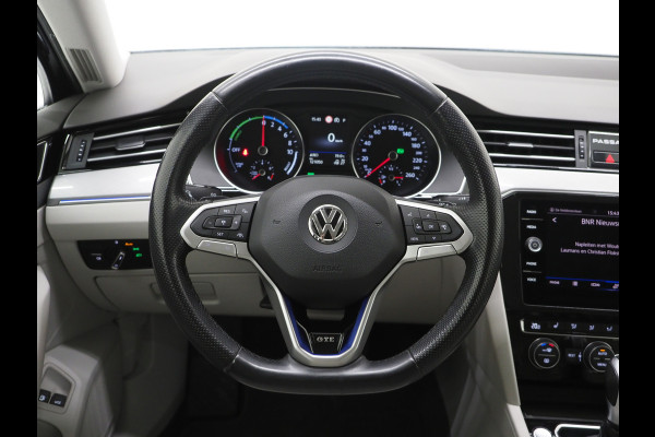 Volkswagen Passat Variant 1.4 TSI PHEV GTE | Leder | Trekhaak | Adaptive Cruise | Sfeerlicht | DAB | Climate | Matrix | Carplay