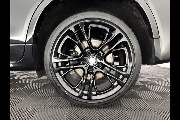 BMW X4 xDrive20d M-Sportpack High Executive Black-Edition Aut. *PANO | LEATHER | BI-XENON | ADAPTIVE-CRUISE | KEYLESS | HEATED-SPORTSEATS | NAVI-FULLMAP | CAMERA | ECC | HEAD-UP | PDC | SHIFTPADDLES | TOWBAR | PRIVACYGLASS | 20''ALU *