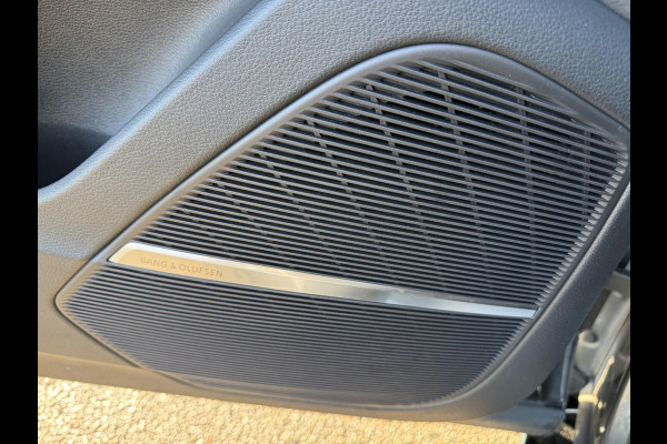 Audi Q8 55 TFSI quattro S Line 340 PK Pano Leder Camera Trekhaak