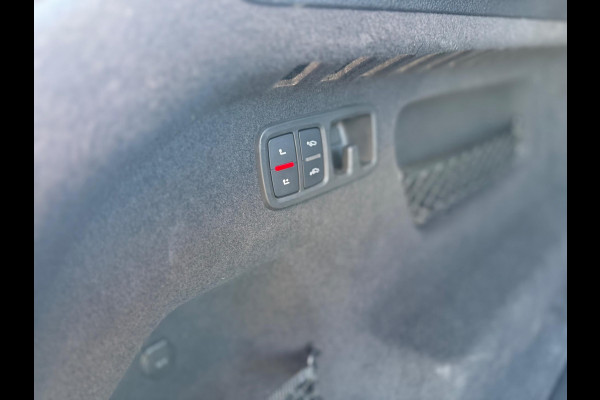 Audi Q8 55 TFSI quattro S Line 340 PK Pano Leder Camera Trekhaak