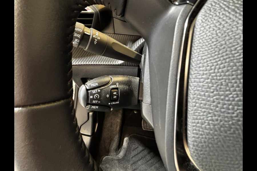 Peugeot e-2008 EV Allure Pack 50 kWh Allseason | Navigatie | Achteruitrijcamera |