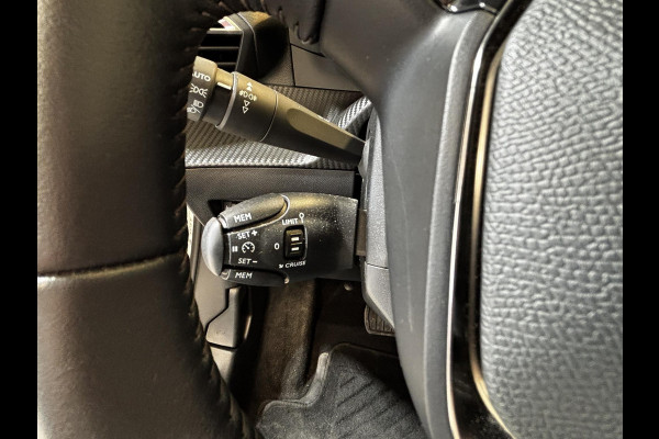 Peugeot e-2008 EV Allure Pack 50 kWh Allseason | Navigatie | Achteruitrijcamera |