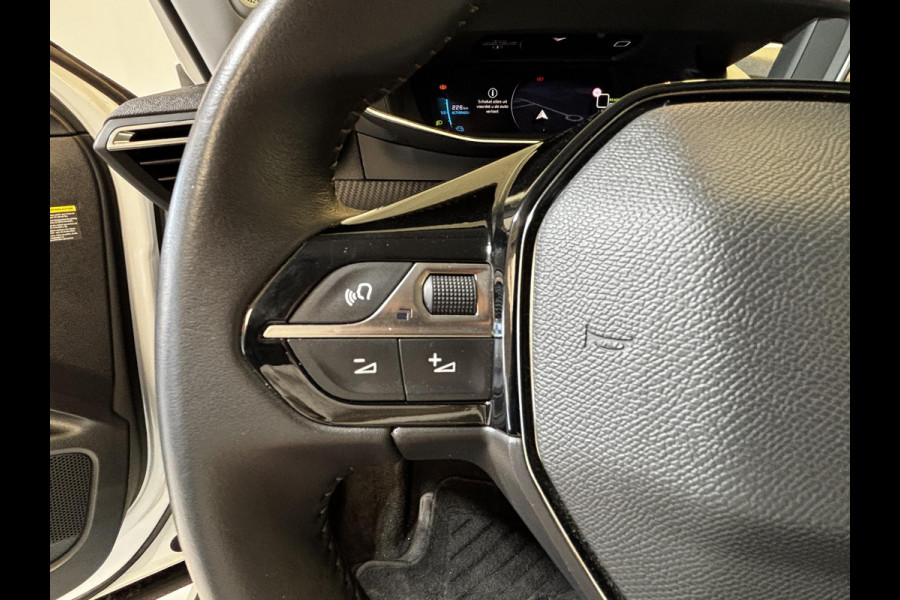 Peugeot e-2008 EV Allure Pack 50 kWh Allseason | Navigatie | Achteruitrijcamera |
