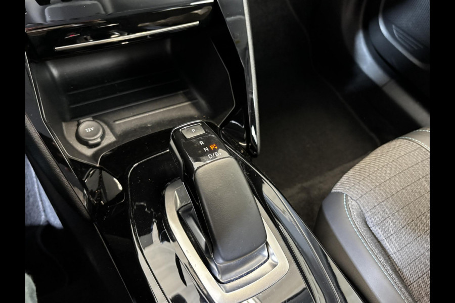 Peugeot e-2008 EV Allure Pack 50 kWh Allseason | Navigatie | Achteruitrijcamera |