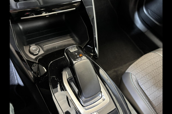 Peugeot e-2008 EV Allure Pack 50 kWh Allseason | Navigatie | Achteruitrijcamera |