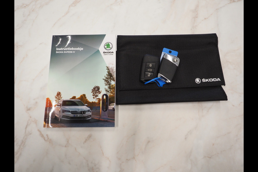 Škoda Superb Combi 1.4 TSI iV Sportline | Panoramadak | Trekhaak | Sportstoelen | Canton | Keyless | Adaptive Cruise | Carplay