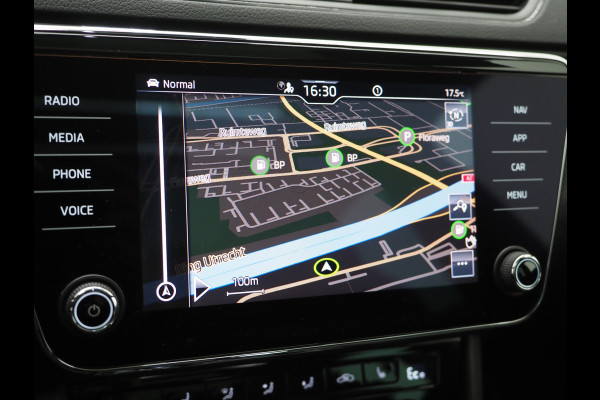 Škoda Superb Combi 1.4 TSI iV Sportline | Panoramadak | Trekhaak | Sportstoelen | Canton | Keyless | Adaptive Cruise | Carplay