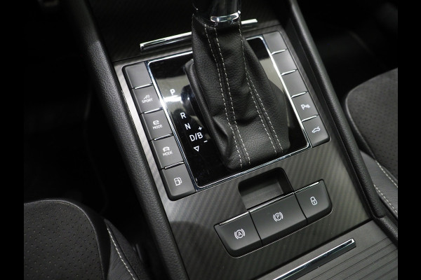 Škoda Superb Combi 1.4 TSI iV Sportline | Panoramadak | Trekhaak | Sportstoelen | Canton | Keyless | Adaptive Cruise | Carplay
