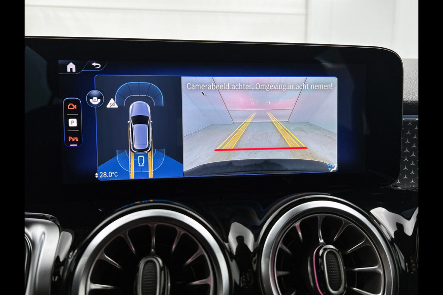 Mercedes-Benz EQB 250+ Business Solution Luxury 71 kWh | Panoramaschuifdak | Smartphone integratie | Extra USB-poorten | Stoelverwarming | Sfeerverlichting | Easypack achterklep | Dodehoekassistent |