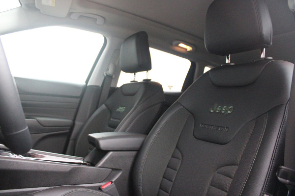 Jeep Compass 1.5T 145PK e-Hybrid NORTH STAR | SCHUIF/KANTEL DAK | UNIEKE KLEUR! "TECHNO GREEN" | WINTERPACK: STOEL/STUUR/PARKEERNSENSOREN/RUITENSPROEIER VERWARMBAAR | SAFETY PACK: 360° CAMERA/DODEHOEK BEWAKING/BUITENSPIEGELS MET INSTAPVERLICHTING | 10,1" TOUCHSCREEN MET NAVIGATIE/ADAPTIVE CRUISE CONTROL INCL LANE CENTERING ASSIST/VERKEERSBORDEN INFORMATIE/DRAADLOZE TELEFOONLADER/HANDSFREE ELEKTRISCH BEDIENBARE ACHTERKLEP | PREMIUM AUDIO SYSTEEM MET 9 SPEAKERS & SUBWOOVER "ALPINE" | KEYLESS ENTRY | DRAADLOZE APPLE CARPLAY/ANDROID AUTO | 18" LICHTMETALEN VELGEN | TWO TONE ZWART DAK |