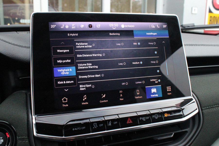 Jeep Compass 1.5T 145PK e-Hybrid NORTH STAR | SCHUIF/KANTEL DAK | UNIEKE KLEUR! "TECHNO GREEN" | WINTERPACK: STOEL/STUUR/PARKEERNSENSOREN/RUITENSPROEIER VERWARMBAAR | SAFETY PACK: 360° CAMERA/DODEHOEK BEWAKING/BUITENSPIEGELS MET INSTAPVERLICHTING | 10,1" TOUCHSCREEN MET NAVIGATIE/ADAPTIVE CRUISE CONTROL INCL LANE CENTERING ASSIST/VERKEERSBORDEN INFORMATIE/DRAADLOZE TELEFOONLADER/HANDSFREE ELEKTRISCH BEDIENBARE ACHTERKLEP | PREMIUM AUDIO SYSTEEM MET 9 SPEAKERS & SUBWOOVER "ALPINE" | KEYLESS ENTRY | DRAADLOZE APPLE CARPLAY/ANDROID AUTO | 18" LICHTMETALEN VELGEN | TWO TONE ZWART DAK |