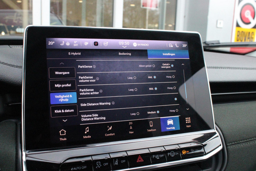 Jeep Compass 1.5T 145PK e-Hybrid NORTH STAR | SCHUIF/KANTEL DAK | UNIEKE KLEUR! "TECHNO GREEN" | WINTERPACK: STOEL/STUUR/PARKEERNSENSOREN/RUITENSPROEIER VERWARMBAAR | SAFETY PACK: 360° CAMERA/DODEHOEK BEWAKING/BUITENSPIEGELS MET INSTAPVERLICHTING | 10,1" TOUCHSCREEN MET NAVIGATIE/ADAPTIVE CRUISE CONTROL INCL LANE CENTERING ASSIST/VERKEERSBORDEN INFORMATIE/DRAADLOZE TELEFOONLADER/HANDSFREE ELEKTRISCH BEDIENBARE ACHTERKLEP | PREMIUM AUDIO SYSTEEM MET 9 SPEAKERS & SUBWOOVER "ALPINE" | KEYLESS ENTRY | DRAADLOZE APPLE CARPLAY/ANDROID AUTO | 18" LICHTMETALEN VELGEN | TWO TONE ZWART DAK |