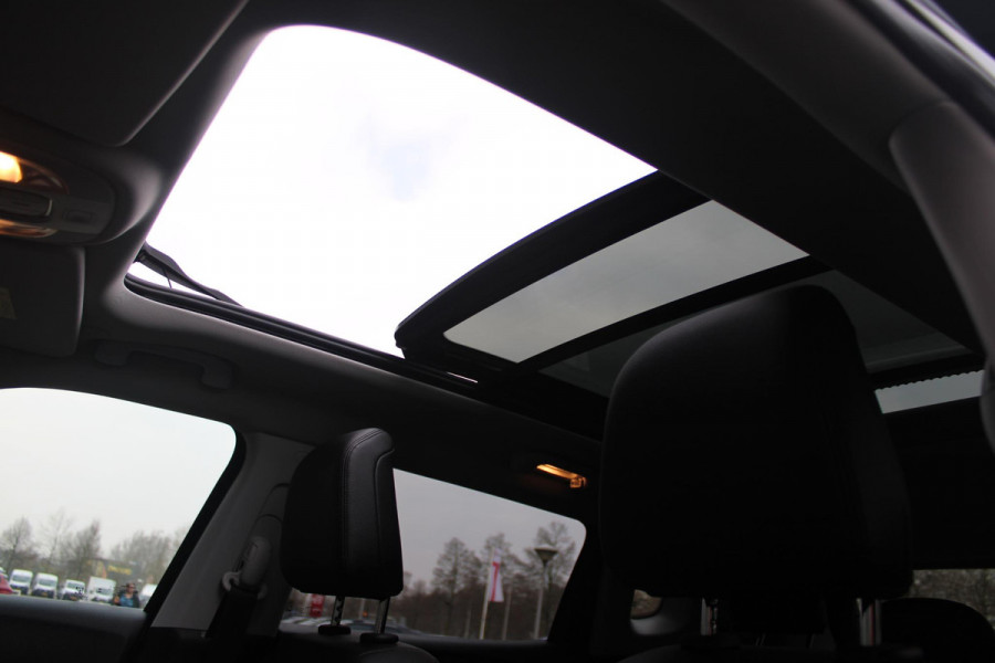 Jeep Compass 1.5T 145PK e-Hybrid NORTH STAR | SCHUIF/KANTEL DAK | UNIEKE KLEUR! "TECHNO GREEN" | WINTERPACK: STOEL/STUUR/PARKEERNSENSOREN/RUITENSPROEIER VERWARMBAAR | SAFETY PACK: 360° CAMERA/DODEHOEK BEWAKING/BUITENSPIEGELS MET INSTAPVERLICHTING | 10,1" TOUCHSCREEN MET NAVIGATIE/ADAPTIVE CRUISE CONTROL INCL LANE CENTERING ASSIST/VERKEERSBORDEN INFORMATIE/DRAADLOZE TELEFOONLADER/HANDSFREE ELEKTRISCH BEDIENBARE ACHTERKLEP | PREMIUM AUDIO SYSTEEM MET 9 SPEAKERS & SUBWOOVER "ALPINE" | KEYLESS ENTRY | DRAADLOZE APPLE CARPLAY/ANDROID AUTO | 18" LICHTMETALEN VELGEN | TWO TONE ZWART DAK |