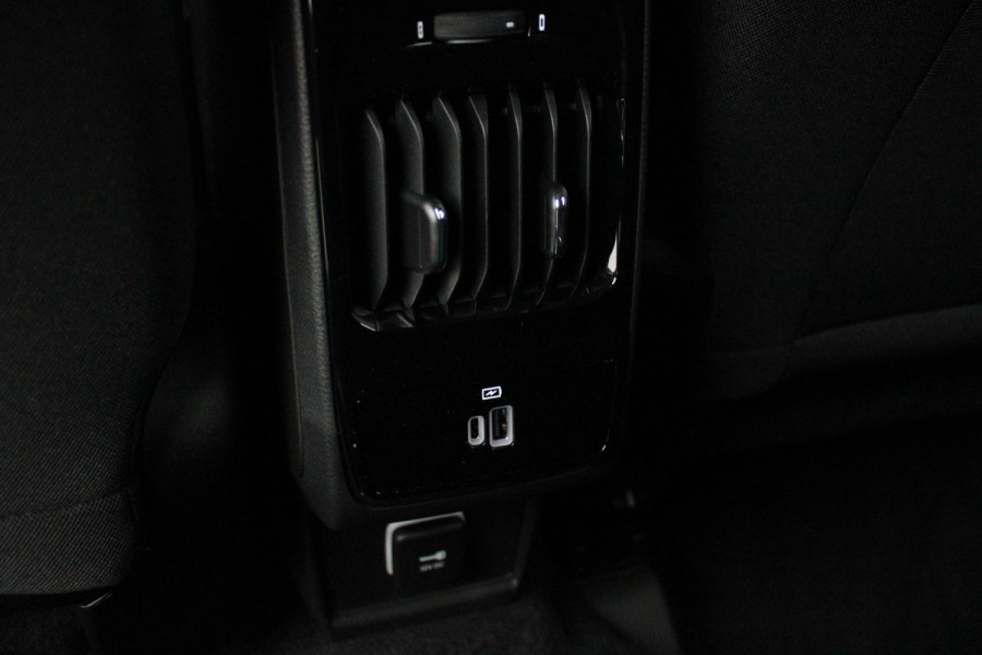 Jeep Compass 1.5T 145PK e-Hybrid NORTH STAR | SCHUIF/KANTEL DAK | UNIEKE KLEUR! "TECHNO GREEN" | WINTERPACK: STOEL/STUUR/PARKEERNSENSOREN/RUITENSPROEIER VERWARMBAAR | SAFETY PACK: 360° CAMERA/DODEHOEK BEWAKING/BUITENSPIEGELS MET INSTAPVERLICHTING | 10,1" TOUCHSCREEN MET NAVIGATIE/ADAPTIVE CRUISE CONTROL INCL LANE CENTERING ASSIST/VERKEERSBORDEN INFORMATIE/DRAADLOZE TELEFOONLADER/HANDSFREE ELEKTRISCH BEDIENBARE ACHTERKLEP | PREMIUM AUDIO SYSTEEM MET 9 SPEAKERS & SUBWOOVER "ALPINE" | KEYLESS ENTRY | DRAADLOZE APPLE CARPLAY/ANDROID AUTO | 18" LICHTMETALEN VELGEN | TWO TONE ZWART DAK |