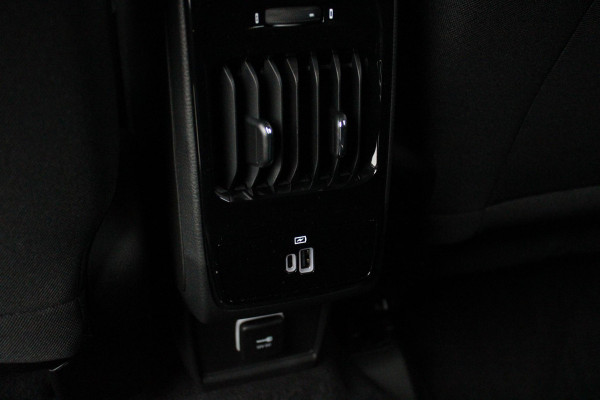 Jeep Compass 1.5T 145PK e-Hybrid NORTH STAR | SCHUIF/KANTEL DAK | UNIEKE KLEUR! "TECHNO GREEN" | WINTERPACK: STOEL/STUUR/PARKEERNSENSOREN/RUITENSPROEIER VERWARMBAAR | SAFETY PACK: 360° CAMERA/DODEHOEK BEWAKING/BUITENSPIEGELS MET INSTAPVERLICHTING | 10,1" TOUCHSCREEN MET NAVIGATIE/ADAPTIVE CRUISE CONTROL INCL LANE CENTERING ASSIST/VERKEERSBORDEN INFORMATIE/DRAADLOZE TELEFOONLADER/HANDSFREE ELEKTRISCH BEDIENBARE ACHTERKLEP | PREMIUM AUDIO SYSTEEM MET 9 SPEAKERS & SUBWOOVER "ALPINE" | KEYLESS ENTRY | DRAADLOZE APPLE CARPLAY/ANDROID AUTO | 18" LICHTMETALEN VELGEN | TWO TONE ZWART DAK |