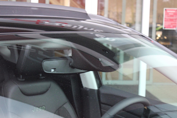 Jeep Compass 1.5T 145PK e-Hybrid NORTH STAR | SCHUIF/KANTEL DAK | UNIEKE KLEUR! "TECHNO GREEN" | WINTERPACK: STOEL/STUUR/PARKEERNSENSOREN/RUITENSPROEIER VERWARMBAAR | SAFETY PACK: 360° CAMERA/DODEHOEK BEWAKING/BUITENSPIEGELS MET INSTAPVERLICHTING | 10,1" TOUCHSCREEN MET NAVIGATIE/ADAPTIVE CRUISE CONTROL INCL LANE CENTERING ASSIST/VERKEERSBORDEN INFORMATIE/DRAADLOZE TELEFOONLADER/HANDSFREE ELEKTRISCH BEDIENBARE ACHTERKLEP | PREMIUM AUDIO SYSTEEM MET 9 SPEAKERS & SUBWOOVER "ALPINE" | KEYLESS ENTRY | DRAADLOZE APPLE CARPLAY/ANDROID AUTO | 18" LICHTMETALEN VELGEN | TWO TONE ZWART DAK |