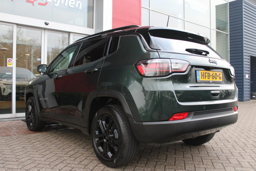 Jeep Compass 1.5T 145PK e-Hybrid NORTH STAR | SCHUIF/KANTEL DAK | UNIEKE KLEUR! "TECHNO GREEN" | WINTERPACK: STOEL/STUUR/PARKEERNSENSOREN/RUITENSPROEIER VERWARMBAAR | SAFETY PACK: 360° CAMERA/DODEHOEK BEWAKING/BUITENSPIEGELS MET INSTAPVERLICHTING | 10,1" TOUCHSCREEN MET NAVIGATIE/ADAPTIVE CRUISE CONTROL INCL LANE CENTERING ASSIST/VERKEERSBORDEN INFORMATIE/DRAADLOZE TELEFOONLADER/HANDSFREE ELEKTRISCH BEDIENBARE ACHTERKLEP | PREMIUM AUDIO SYSTEEM MET 9 SPEAKERS & SUBWOOVER "ALPINE" | KEYLESS ENTRY | DRAADLOZE APPLE CARPLAY/ANDROID AUTO | 18" LICHTMETALEN VELGEN | TWO TONE ZWART DAK |